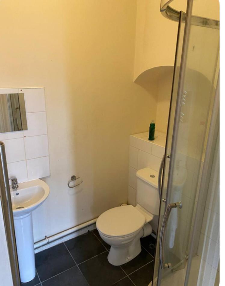 Double In Cv1 With En-suite Bathroom Pensión Coventry